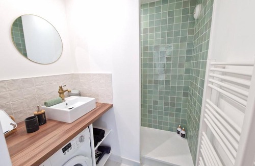 Saint-Marc-sur-Mer Apartment | Appartement Spacieux avec Parking proche MER
