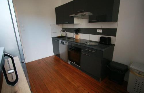 Luneville Apartment | Appartement spacieux à Lunéville, proche des attractions - FR-1-584-366