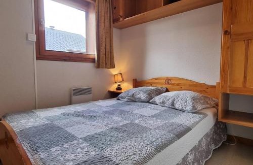 Saint-Etienne-en-Devoluy Apartment | Appartement spacieux 4 pièces avec 3 chambres, balcon, proche télésiège à SuperDévoluy - FR-1-525-201