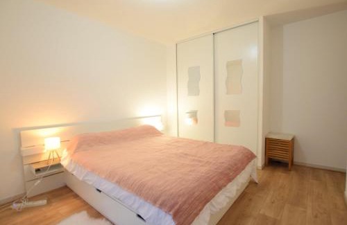Publier Apartment | Appartement spacieux avec piscine, balcon, parking et wifi à Publier - FR-1-498-99