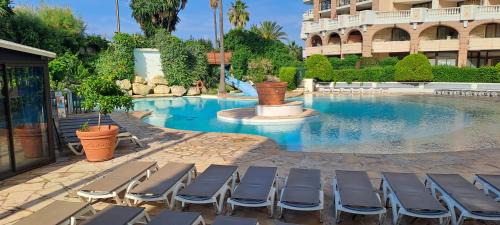 Cannes La Bocca Apartment | Appartement spacieux climatisé piscines