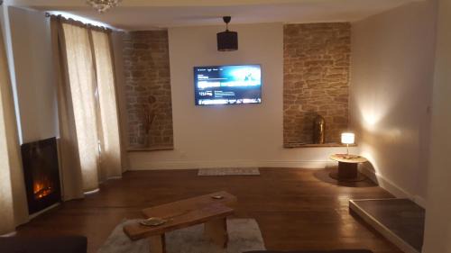 Sedan Apartment | Appartement spacieux et atypique