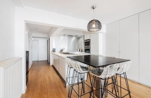 Sint-Jans-Molenbeek Apartment | Appartement spacieux et confortable - 2 chambres - 4p - Garage
