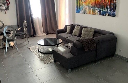 La Pomme Apartment | Appartement Spacieux Entièrement Rénové de 70 m2 Marseille 11eme
