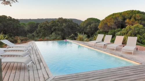 Santa Giulia Apartment | Appartement spacieux à Porto-Vecchio avec piscine partagéeB