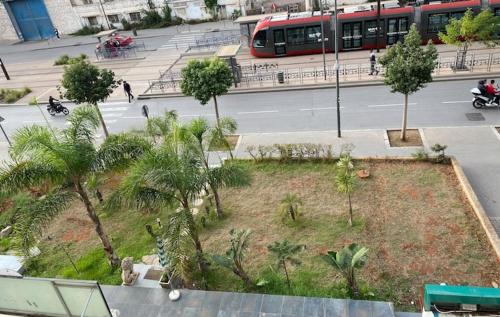 Ain Sebaa Apartment | Appartement Spacieux & Moderne, 2 min Gare, 10 min Plage, Parking Gratuit
