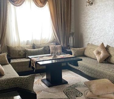 Ain Sebaa Apartment | Appartement Spacieux & Moderne, 2 min Gare, 10 min Plage, Parking Gratuit