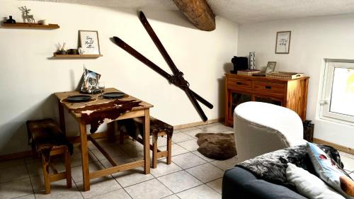 Trebes Apartment | Appartement style chalet proche Cité Carcassonne & lac de la Cavayère