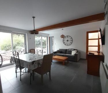 Pernes Apartment | Appartement sur jardin au calme à Pernes 1 chambre