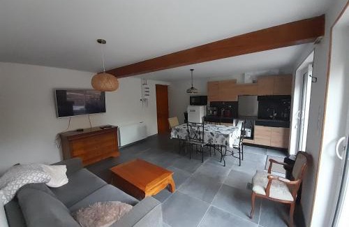 Pernes Apartment | Appartement sur jardin au calme à Pernes 1 chambre
