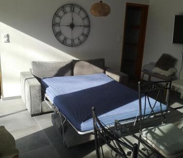 Pernes Apartment | Appartement sur jardin au calme à Pernes 1 chambre