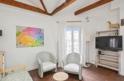 7th Arrondissement Apartment | Appartement Surcouf - Welkeys
