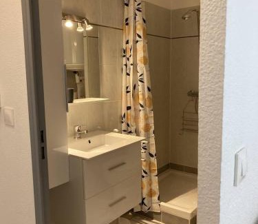 Les Arenes Apartment | Appartement T2 lumineux et moderne avec parking - 4VOIL245 -