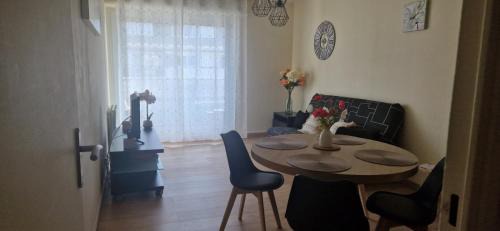 Courseulles-sur-Mer Apartment | Appartement T2 bord de mer résidence calme