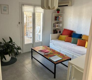 Six-Fours-les-Plages Apartment | Appartement T2 Six Fours Cap Negre,1 mn à pied de la mer