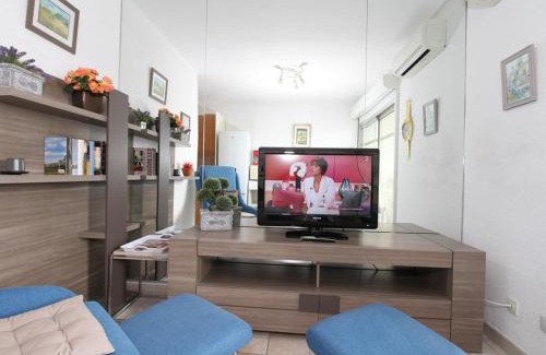 Balaruc-les-Bains Apartment | Appartement T1 confortable - climatisé, proche des thermes, avec loggia et équipements modernes - FR-1-553-10