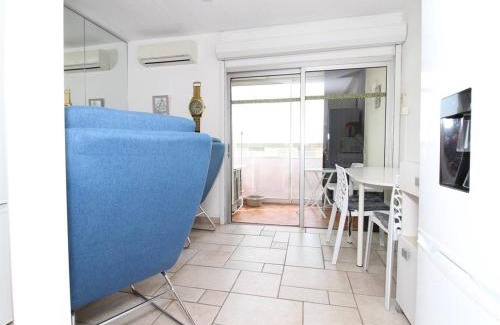 Balaruc-les-Bains Apartment | Appartement T1 confortable - climatisé, proche des thermes, avec loggia et équipements modernes - FR-1-553-10