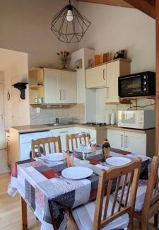 Bernex Apartment | Appartement T2 à BERNEX avec WiFi, vue sur montagne