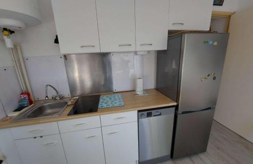 Marseillan Plage Apartment | Appartement T2 à Marseillan Plage : terrasse, jardin, parking, proche plage et commerces - FR-1-326-796