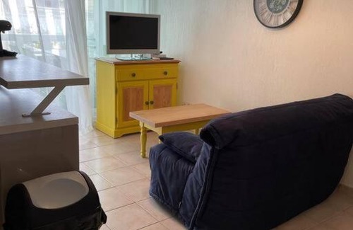 Frontignan Apartment | Appartement T2 centre ville.