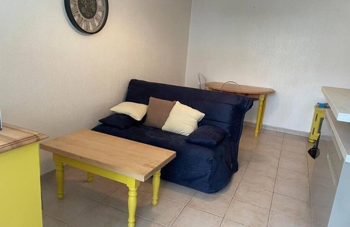 Frontignan Apartment | Appartement T2 centre ville.