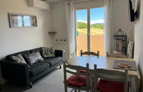 Les Bormettes Apartment | Appartement T2, 4 personnes, climatisé, avec piscine, Village de la Mer