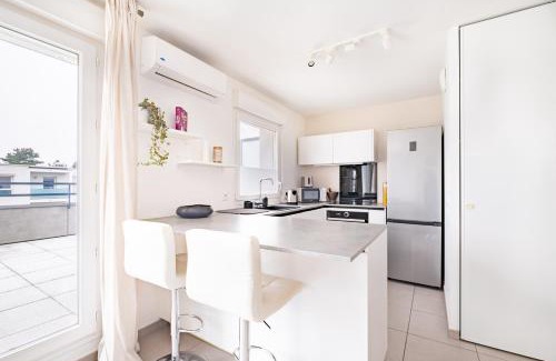 Saint-Priest Apartment | Appartement T2 neuf - Grande Terrasse de 25m2