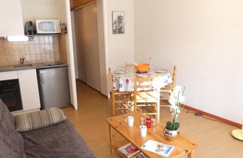 Saint-Lary-Soulan Apartment | Appartement T2 pour 4 à 5 pers, Saint-Lary-Soulan, cuisine équipée, balcon sud, proche services et loisirs - FR-1-457-221