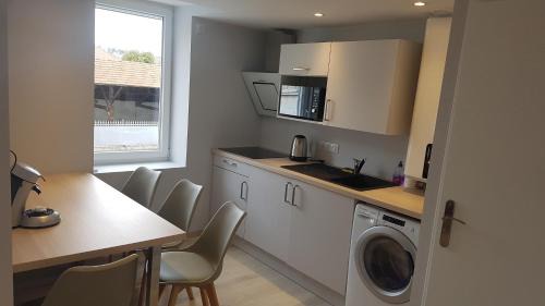 Bourgoin-Jallieu Apartment | Appartement T2 proche gare et centre Bourgoin