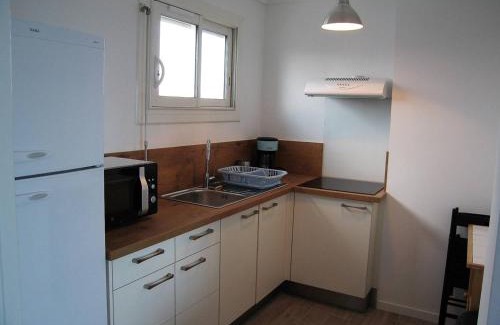 Saint-Cyprien Plage Apartment | Appartement T2 rénové, 4 couchages, parking, face plage, centre de Saint-Cyprien - FR-1-106-74