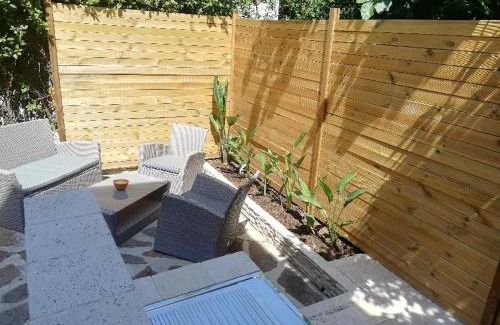 Le Pradet Apartment | Appartement T2 Rez de villa proche bord de mer