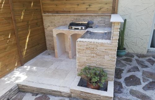 Le Pradet Apartment | Appartement T2 Rez de villa proche bord de mer