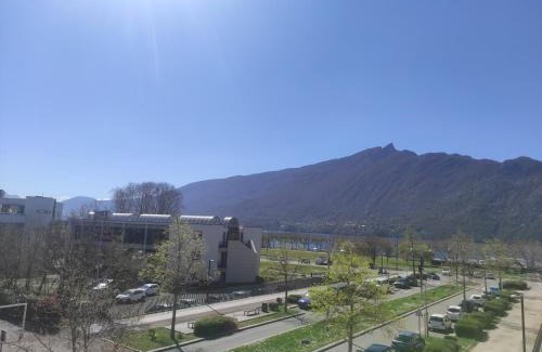 Aix-les-Bains Apartment | Appartement T3 63 m2 le Soen vue lac 2 chambres parking et terrasse vue lac