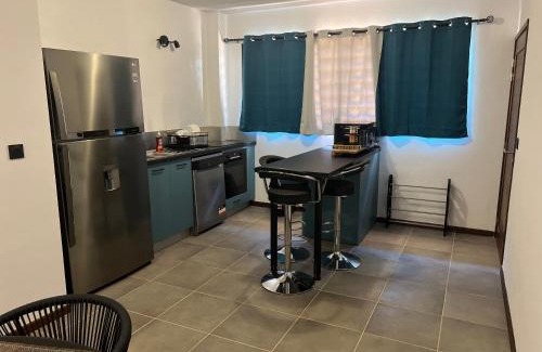 Remire Montjoly Apartment | APPARTEMENT T3 COSY et PAISIBLE avec JARDIN à REMIRE-MONTJOLY