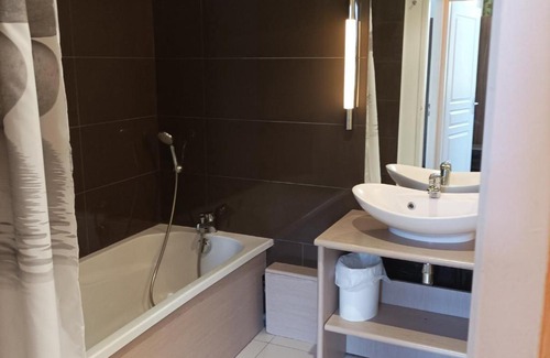 Jausiers Apartment | Appartement T3 dans Château avec Piscine et Sauna à Jausiers, 6 pers, Terrasse et Balcon - FR-1-165B-4