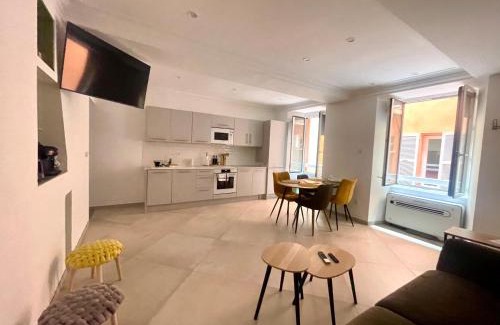 Bastia Apartment | Appartement T3 Place du Marché