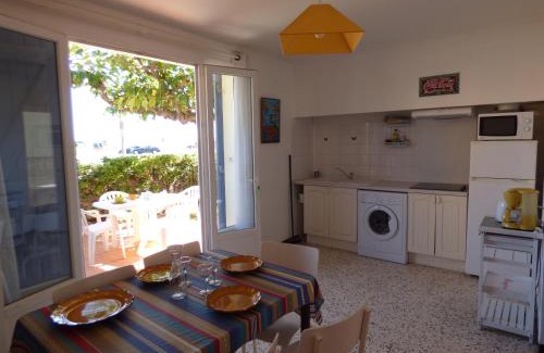 Narbonne-Plage Apartment | Appartement T3, RDC, 4 couchages, Front de Mer Narbonne Plage