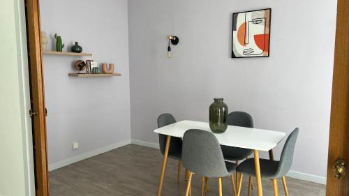 Lons-le-Saunier Apartment | Appartement T4 70m2 - meublé - centre ville - proche Thermes