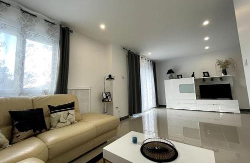 Montelimar Apartment | Appartement T4 Cosi: TV Netflix Parking
