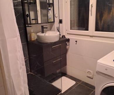 Dijon Apartment | Appartement T4 Dijon proche Tram et bus 4ème étage
