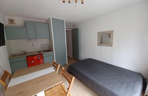 Esquieze-Sere Apartment | Appartement, Terrasse, Soleil, Luz
