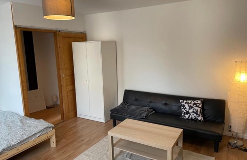 Ortslage Trotha Apartment | Appartement "Tom" mit 3 Schlafzimmern und Parkplatz