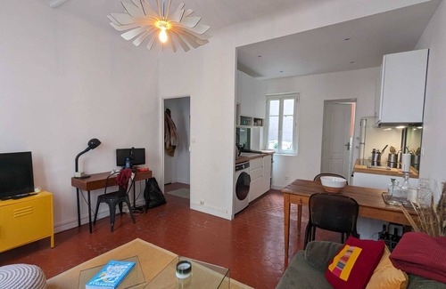 Thiers Apartment | Appartement Traditionnel, Refait, 4 Couchages Max, 3 Nuits Minimum, 1er Étage