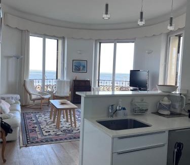 Trouville-sur-Mer Apartment | Appartement Trouville Palace