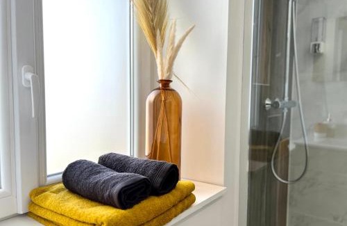 Miribel Apartment | Appartement ~ Un Lundi au Soleil~ à 15 min de Lyon