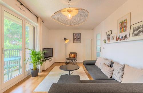 La Madeleine Apartment | Appartement une chambre avec parking & balcon