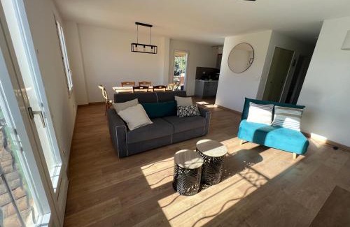Bormes-Les-Mimosas Apartment | Appartement unique dans le domaine de la sangliere