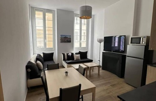 1st Arrondissement Apartment | Appartement Vieux Port Marseille