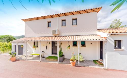 Bagnols-en-Foret Villa | Appartement Villa Quietude
