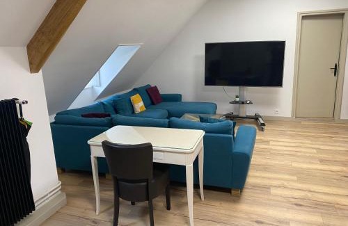 Verton Apartment | Appartement vintage - Terrasse - Fauteuils de cinéma